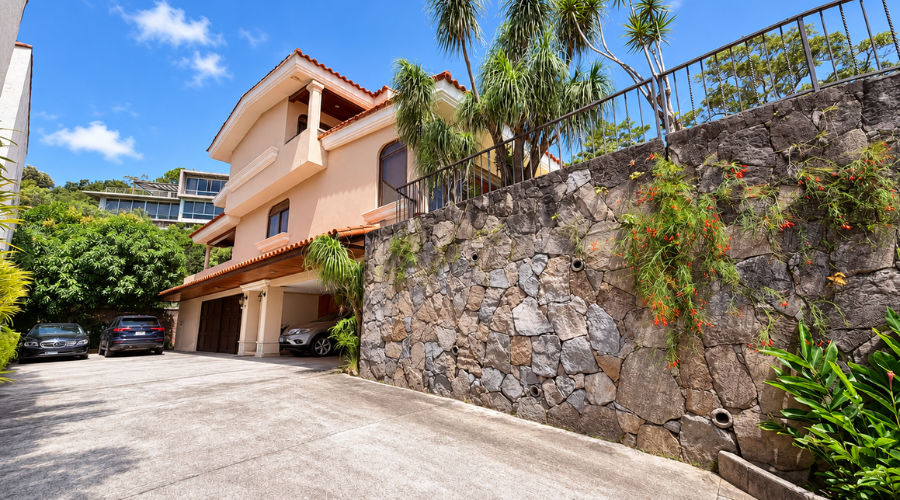 MLP-00007 Casa en venta Cumbres de la Escalón